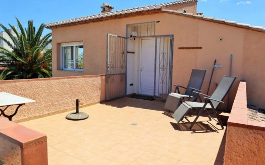 Casa junto a la playa. 2 Viviendas separadas