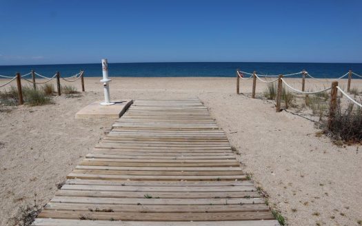 Casa junto a la playa. 2 Viviendas separadas