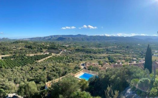 Inmueble ubicado en Sanet y Newgrals